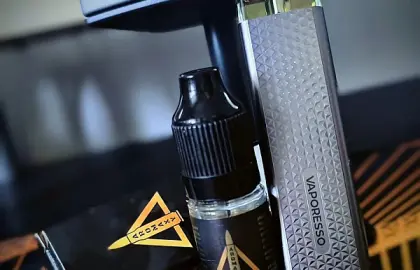 The Cool Appeal of Icy Silver: Vaporesso Xros 3 Mini for Calm & Class